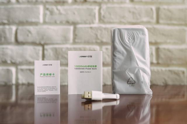 ��������ح����ָеı�˹��10000��������ʯ��籦